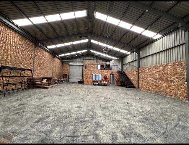 347M² WAREHOUSE TO LET IN STRIJDOMPARK